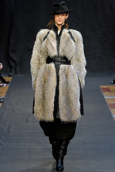 Look 9
